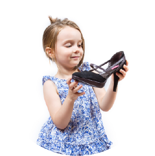 画像:マスクをしている熊の人形